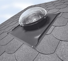 Fakro_Tageslicht-Spot_mit_Kuppel_SRD-S_fuer_flache_Dacheindeckungen_004018008001010001_1.JPEG