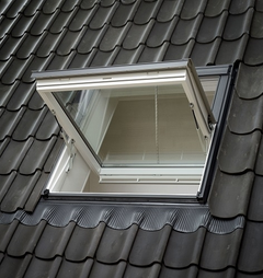 Velux_GGL_206640D_Rauchabzugsfenster_Energie_Plus_weiss_lackiert_004011013001060001_1.JPEG