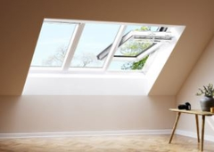 Velux_GGLS_206630_Solar_Energie_Plus_Schwingfenster_Lichtloesung_3_in1_004011999016030001_1.JPEG