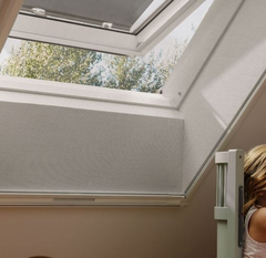 Velux_ZIL_Insektenschutzrollo_fuer_Dachfenster_004011009006015_1.JPEG